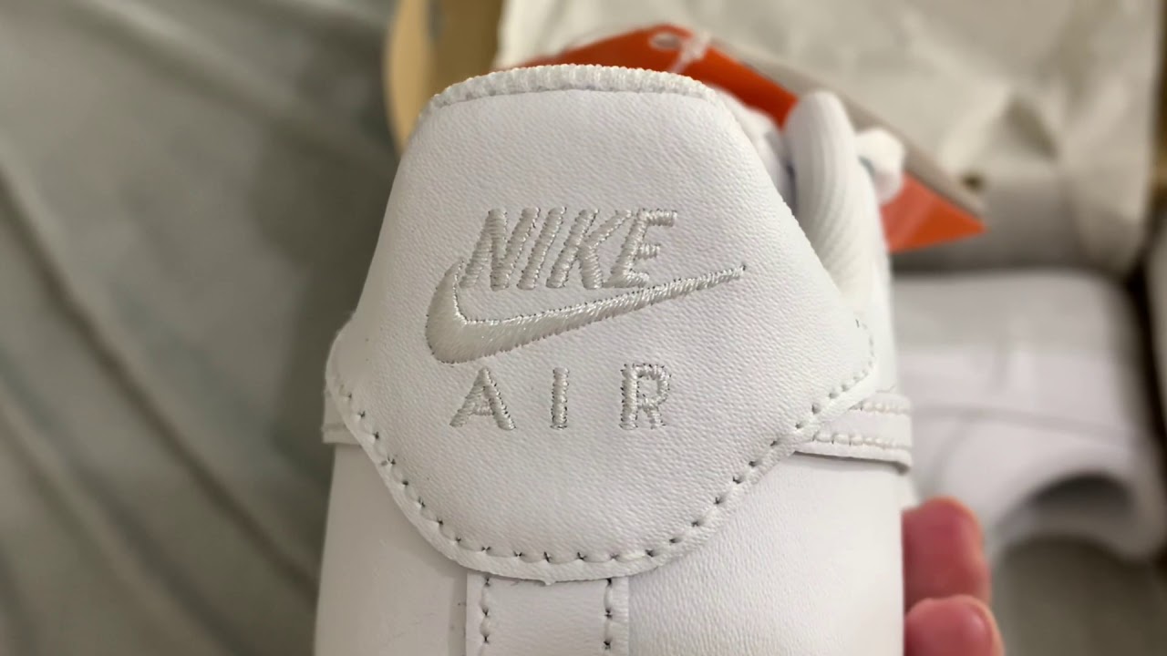 Watch UNBOXING + ON FEET NIKE AIR FORCE BRANCO TAMANHO PRÉ ADOLESCENTE 36 (GS Size 5.5Y) now UNBOXING + ON FEET NIKE AIR FORCE BRANCO TAMANHO PRÉ ADOLESCENTE 36 (GS Size 5.5Y)