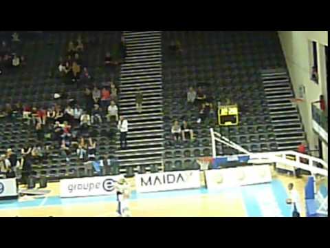 19.4.16 Fribourg Olympic-Starwings Basel Je tire au Lucy Shott