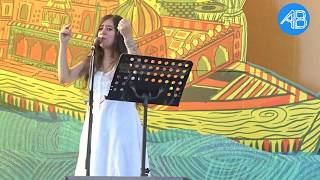 Dilbaro Song cover | Raazi | Vibha Saraf Live | Harsh Davda | Abhinav Saxena | UWMF 2019 | Udaipur