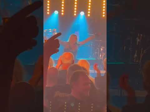 Hellinor - Total Eclipse Of The Heart