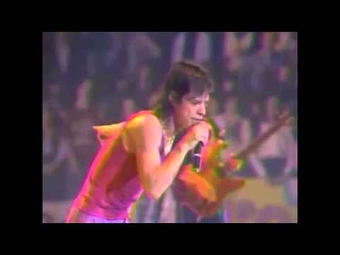 Mick Jagger sings happy birthday