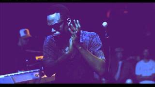 Bilal &quot;Little One&quot; Acoustic Soul Version