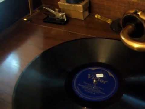 Rhapsody in Blue Part 1 George Gershwin (Piano) with Paul Whiteman & his Orchestra 1924