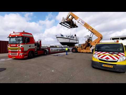 Unloading a Smelne at Kehl germany 2017