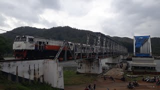 preview picture of video 'CC2061397 KA 10F Argo Dwipangga Fakultatif melintasi Jembatan Serayu Kebasen'