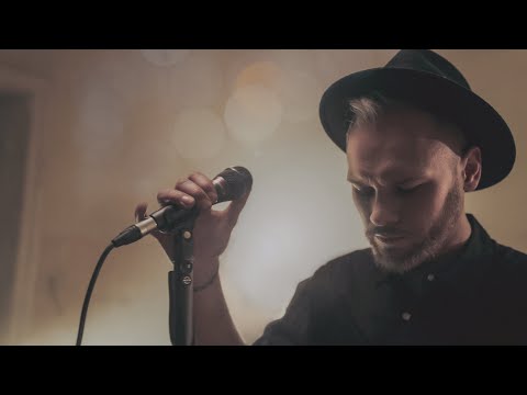 Kuba Jurzyk - Cały świat (Official Video)