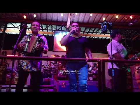 Tus Ojitos Me Vuelven Loco En Vivo Nenito Vargas Y Los Plumas Negras En El Joron Zebede 🪗🔥💃🕺