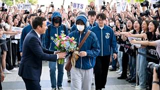 Download lagu Wow, crazy! Jimmy Fallon surprised V BTS at the airport! mp3 Download lagu Wow, crazy! Jimmy Fallon surprised V BTS at the airport! mp3