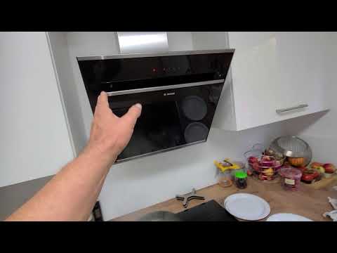 Bosch 60cm sloped extractor hood DWK67CM60 This is how the smoke and steam escape.
