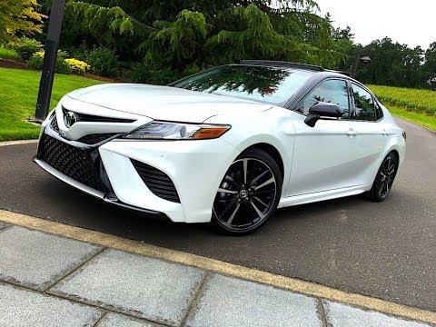 2018 Toyota Camry TECH REVIEW (1 of 3)