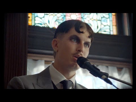 Gus Dapperton - Wet Cement (Live)