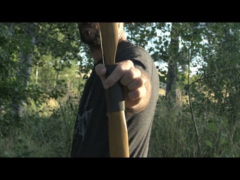How to shoot a longbow or recurve - Bow hand position
