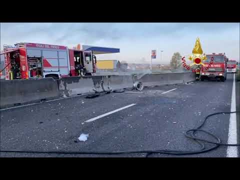 Autocisterna in fiamme