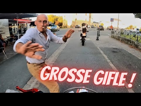😡A MOTORCYCLIST GETS A HUGE SLAP FROM A CRAZY MAN!🥊 (Ouch!)