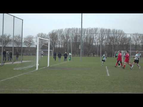 Tricht MA scoort tegen Peursum MA (16 maart 2013)