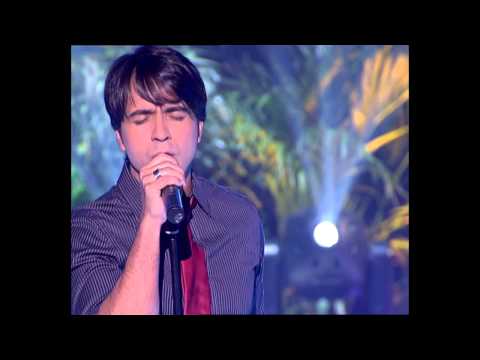 Luis Fonsi "Llueve Por Dentro"