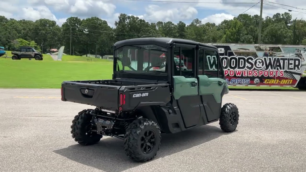 A photo of this 2026 Can-Am Defender MAX DPS CAB HD10