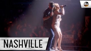 Hayden Panettiere (Juliette) and Will Chase (Luke) Sing &quot;Boomtown&quot; - Nashville