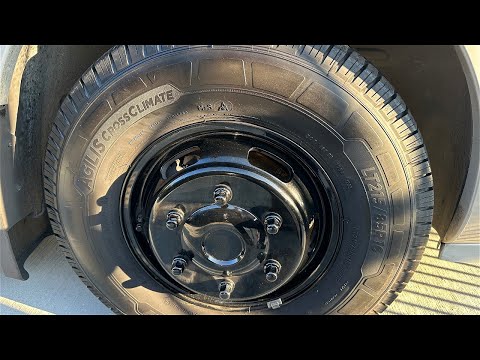 Michelin Agilis CrossClimate All-Season Tire - LT235/85R16