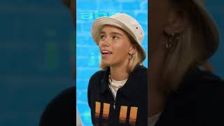 Lisa &amp; Lena tanzen - Call me maybe! 💃🏽📱 | TickTack Zeitreise mit Lisa und Lena #Shorts