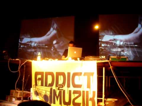 DJ Tayone live al S.A.R.S. di Viareggio (27/06/'09)
