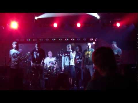 Fast Food orchestra - Manana [Live @ Beat klub, Velky Borek]