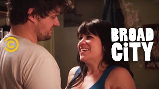 Broad City - DJ Roommates
