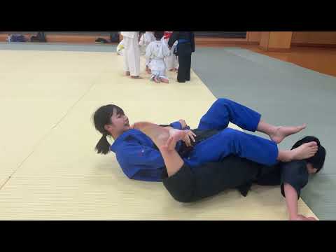 中学女子柔術スパーリング
