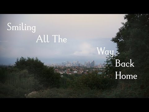 Videoclip de Smiling All The Way Back Home — Tom Odell