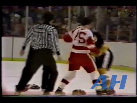 NHL Nov. 11, 1980 Paul Woods,DET v Steve Kasper,BOS Detroit Red Wings Boston Bruins