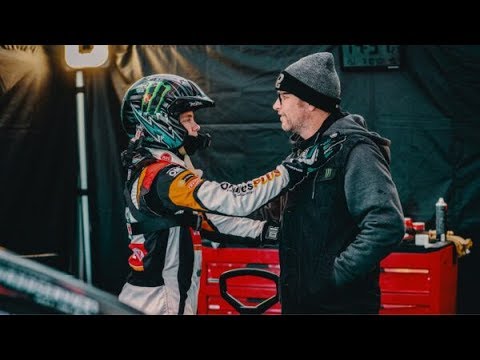 Száguldó család trailer