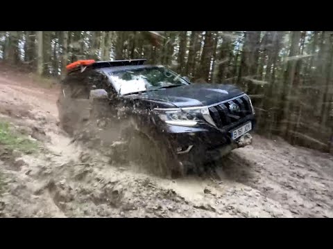 2019 Toyota Land Cruiser 150 vs Mud Offroad