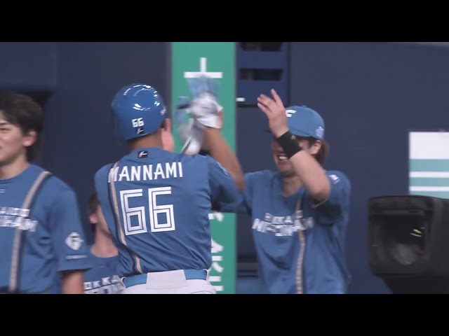 7回裏】反撃の一発!! バファローズ・頓宮裕真 低めの直球を 7回裏】反撃の一発!! バファローズ・頓宮裕真 低めの直球を