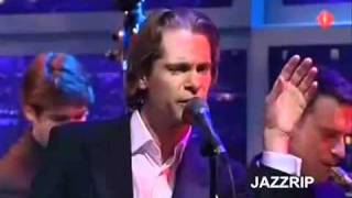 Music video thumbnail preview for Jesse Van Ruller/ Hans Teeuwen - Nieuwe Nummers - Come fly with me.flv by De Nieuwe Snaar