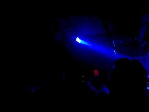 Grum @ Play - Cash Cash - Surrender (Grum remix)