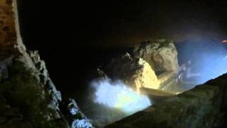 68-OLAS FARO NOCHE.(msf.es/serhumano 902 15 15 06.MEDICOS SIN FRONTERAS)