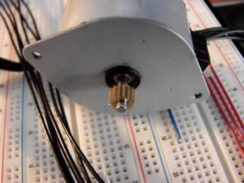 Sterowanie silnikiem krokowym przy użyciu attiny2313