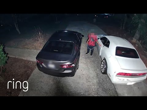 Motion Warning Sends Stranger Running | RingTV