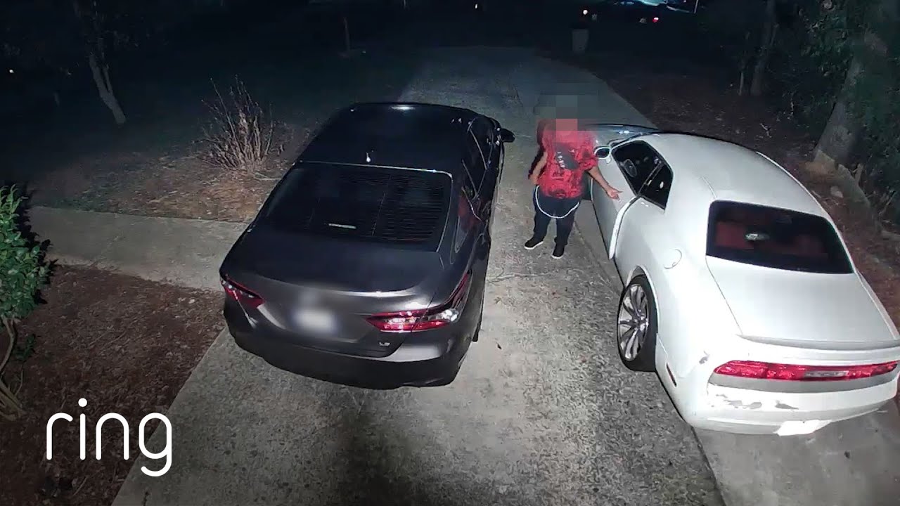 Motion Warning Sends Stranger Running | RingTV