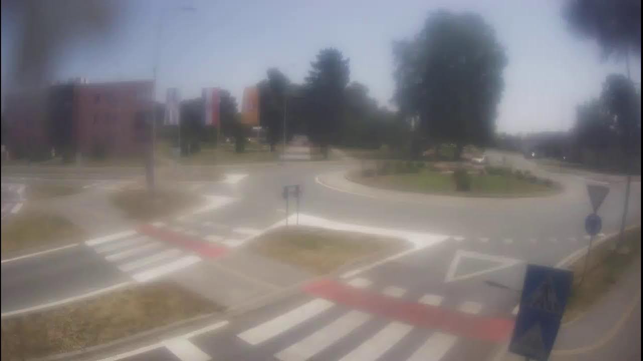 Live webcam view of Rotonda Urbana de Belišće