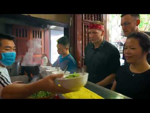 $2 ! PHO ! vs ! $100 PHO   Northern VS Southern Pho! Có phụ đề Tiếng Việt