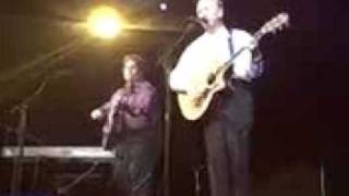 Dave Nachmanoff and Al Stewart perform "On The Border"