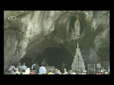 Chapelet à Lourdes