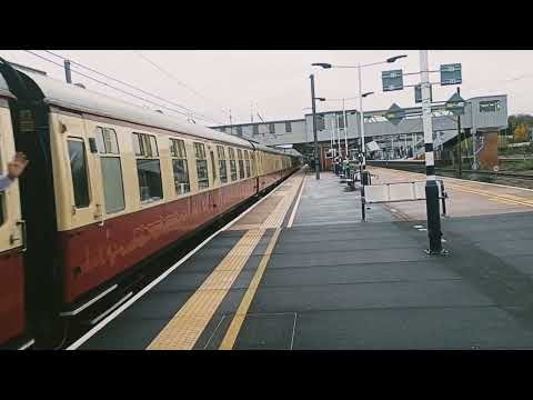 55022 (D9000) Royal Scots Grey & 57311 The Institution of Mechanical Engineers heading to Edinburgh 