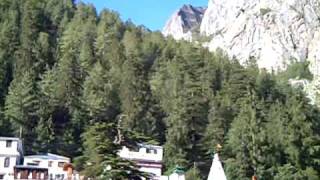 preview picture of video 'Ganga at Gangotri - the ghat'