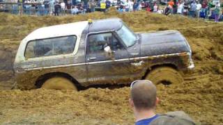 preview picture of video 'Good Friday Mud Bog in King William Va. 2009 (Bronco)'