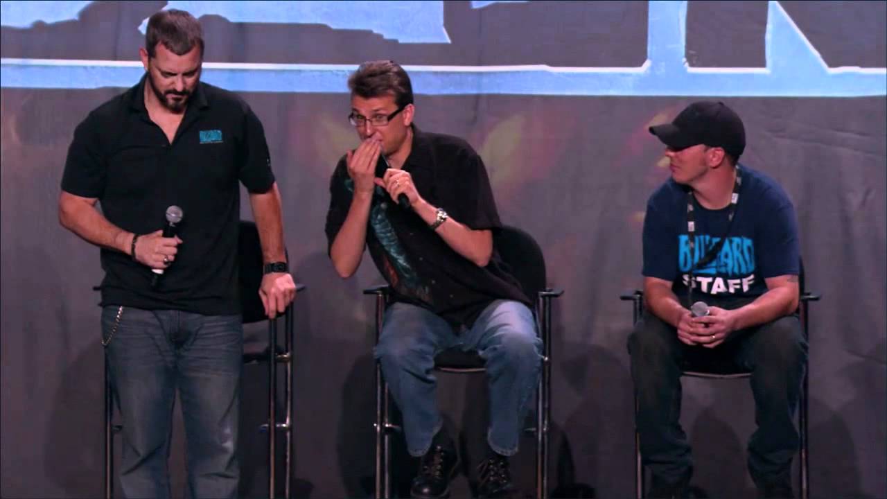 Jesse Cox asks a question at WoW Lore and Story Q&A Blizzcon '11