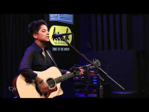 Vicci Martinez - Come Along (Bing Lounge)