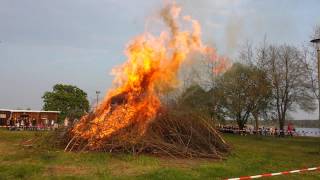 preview picture of video 'Bergwitzsee - Osterfeuer Bergwitz 2014'