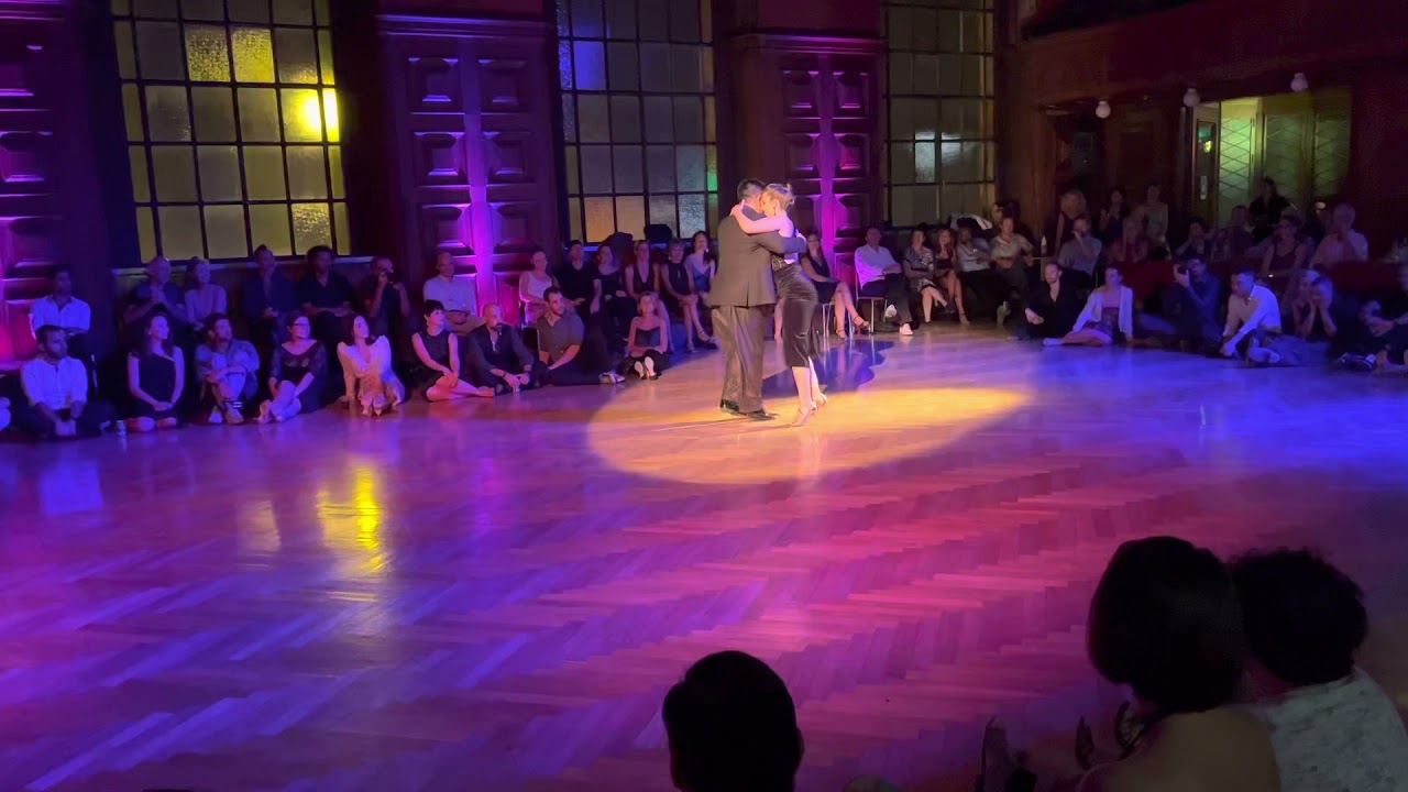 Carlitos & Augustina